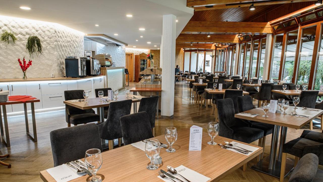 Hotel Horal Roznov pod Radhostem Ngoại thất bức ảnh