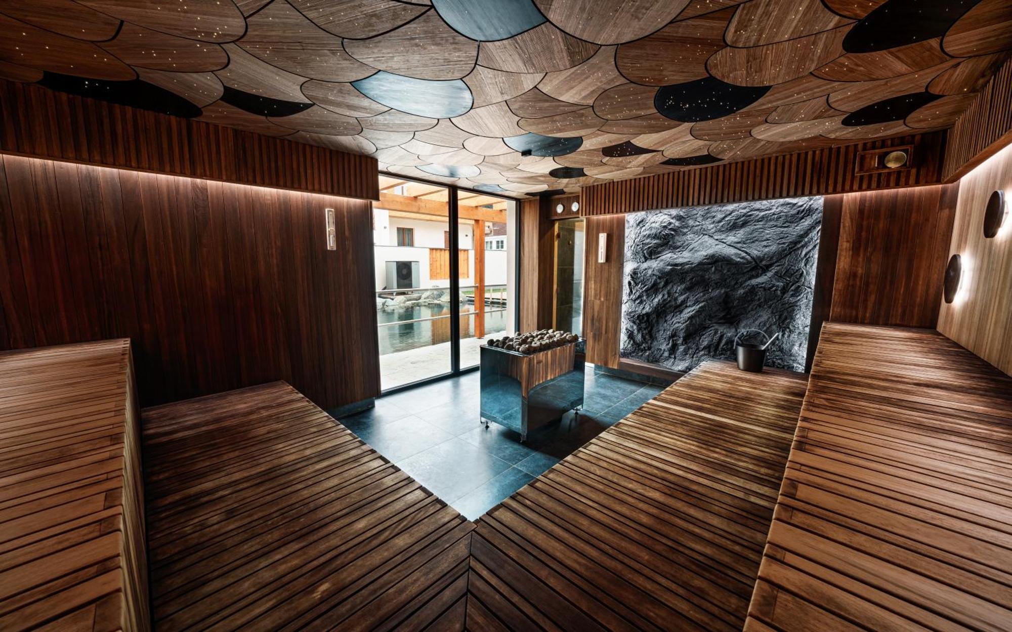 Hotel Horal Roznov pod Radhostem Ngoại thất bức ảnh